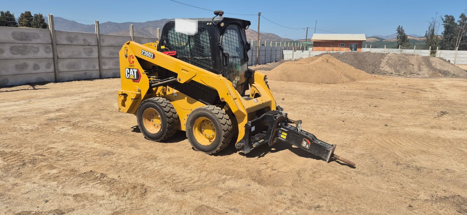 Minicargador Caterpillar 236D3 año 2021 con balde (sin Martillo)