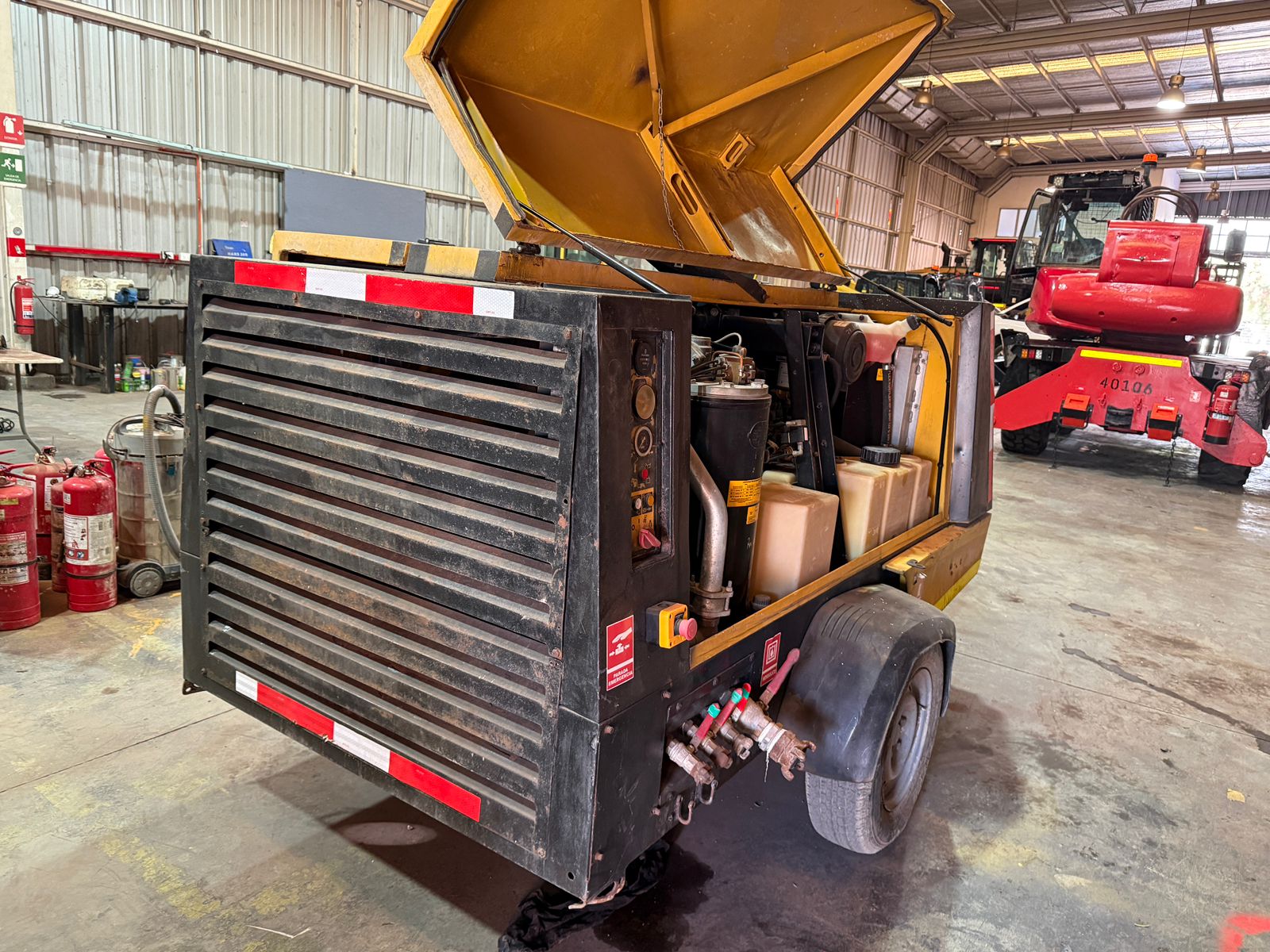 Compresor Kaeser Mobilair M100 año 2018 375 CFM 100 PSI 1.800 horas