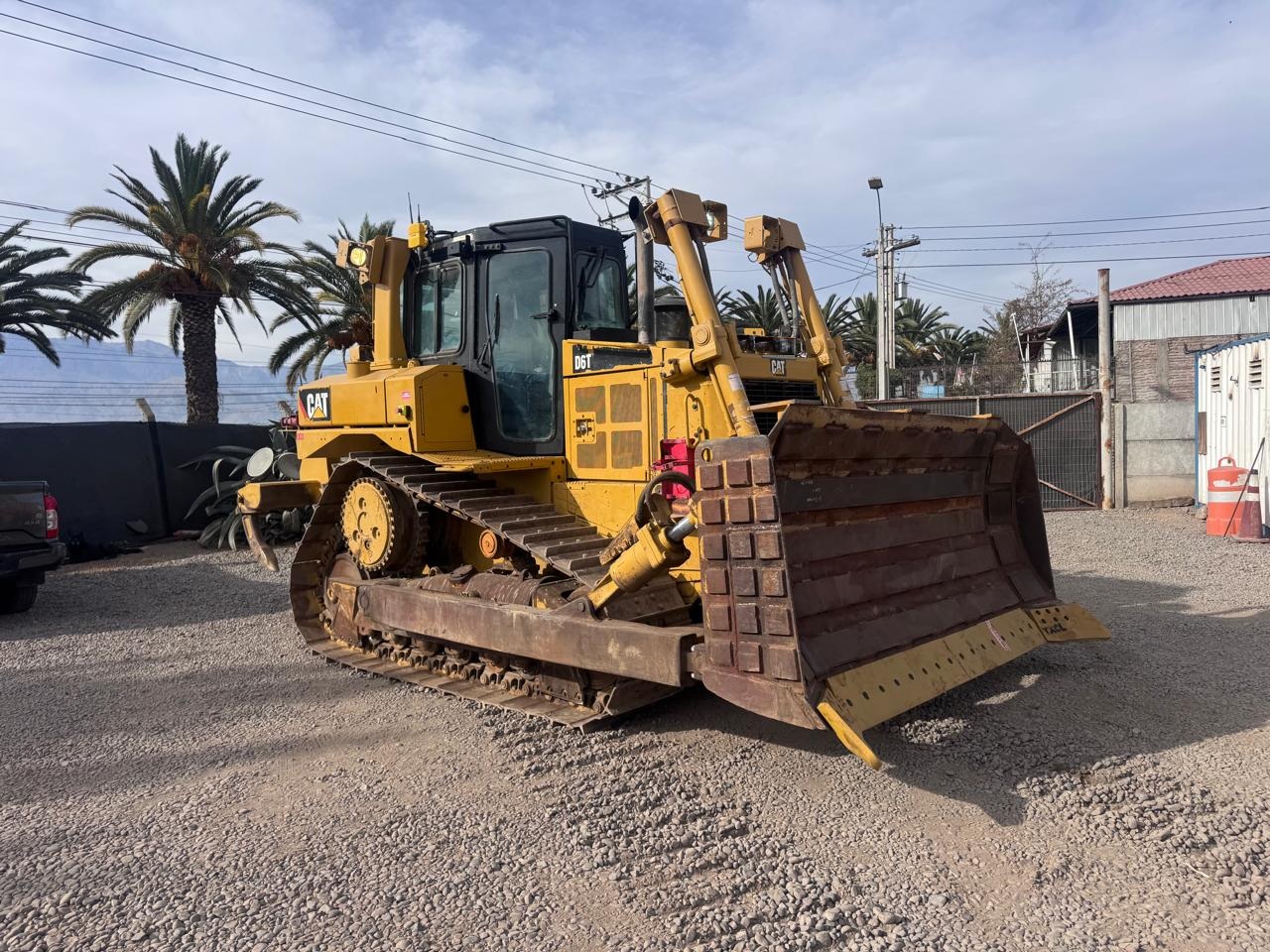 Bulldozer Caterpillar D6T año 2021  7.000 horas