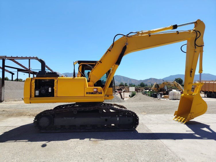 Excavadora Komatsu PC200 año 2020 5.000 horas
