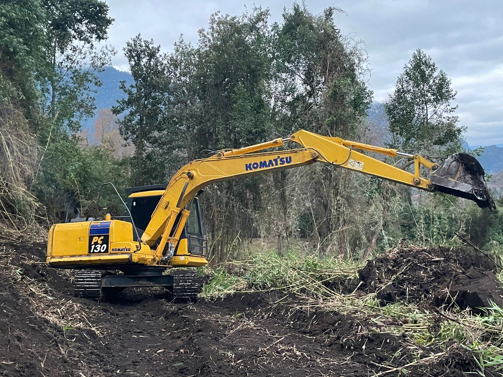 Excavadora Komatsu PC130 Año 2019 13 toneladas
