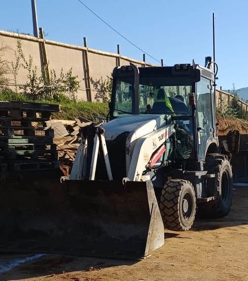Retroexcavadora Terex TLB830 Año 2019 6.700 horas