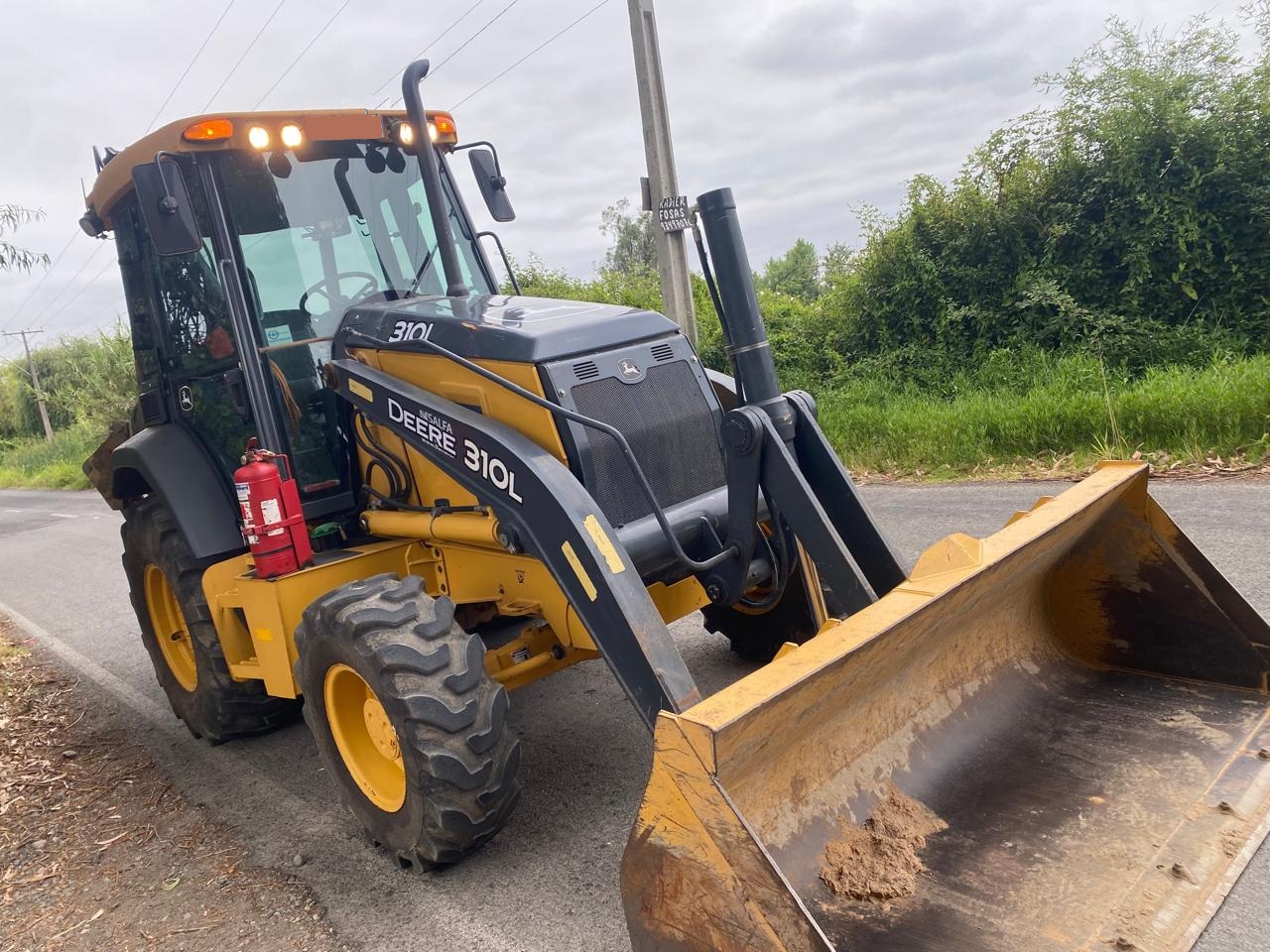 Retroexcavadora John Deere 310L Americana con Palanca Año 2019 3.800 Horas